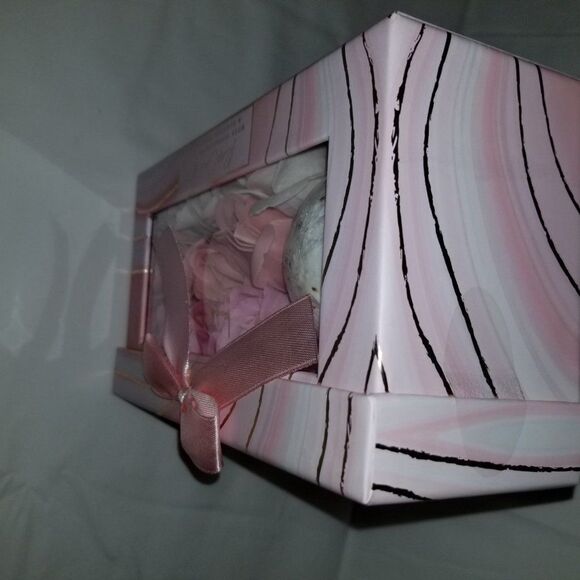 BRAND NEW ROSE COLLECTION BATH SOAP - Picture 4 of 7